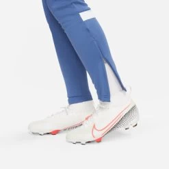 Nike Dri-FIT Academy 21 Trainingshose Kinder Dunkelblau 16 Nike Dri-FIT Academy 21 Trainingshose Kinder Dunkelblau -Pro Sport Verkauf nike dri fit academy 21 trainingshose kinder dunkelblau5
