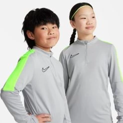 Nike Dri-FIT Academy 23 Langarm-Fußballoberteil Kinder Grau/neongelb -Pro Sport Verkauf nike dri fit academy 23 langarm fussballoberteil kinder grau neongelb4