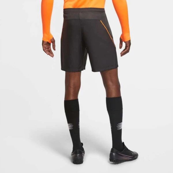 Nike Dri-Fit Mercurial Strike Shorts Schwarz/orange 5 Nike Dri-Fit Mercurial Strike Shorts Schwarz/orange – Bild 3