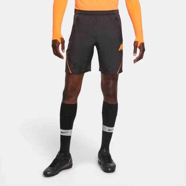Nike Dri-Fit Mercurial Strike Shorts Schwarz/orange 6 Nike Dri-Fit Mercurial Strike Shorts Schwarz/orange – Bild 4