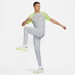 Nike Dri-FIT Strike Kurzarm-Fussballoberteil Grau/neongelb -Pro Sport Verkauf nike dri fit strike kurzarm fussballoberteil grau neongelb7