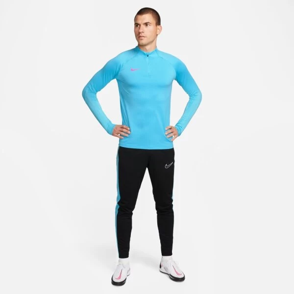 Nike Dri-FIT Strike Langarm-Fussballoberteil Hellblau 9 Nike Dri-FIT Strike Langarm-Fussballoberteil Hellblau – Bild 7