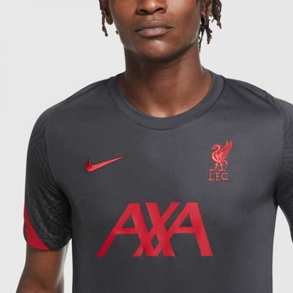 Nike FC Liverpool Strike Kurzarm-Fussballoberteil Grau/rot 6 Nike FC Liverpool Strike Kurzarm-Fussballoberteil Grau/rot – Bild 4