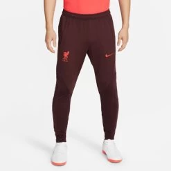 Nike FC Liverpool Stadium Home Shorts 2020/2021 Rot 18 Nike FC Liverpool Stadium Home Shorts 2020/2021 Rot -Pro Sport Verkauf nike fc liverpool strike trainingshose rot 3