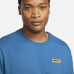 Nike F.C. T-Shirt Seasonal Graphic Blau 14 Nike F.C. T-Shirt Seasonal Graphic Blau -Pro Sport Verkauf nike fc t shirt seasonal graphic blau3