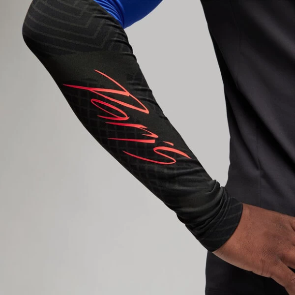 Nike Paris Saint-Germain X Jordan Strike Fussballoberteil 8 Nike Paris Saint-Germain X Jordan Strike Fussballoberteil – Bild 6