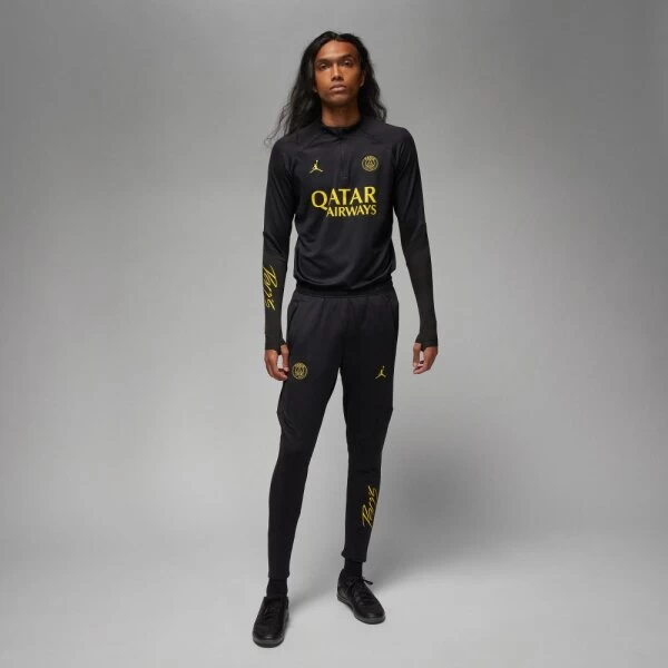 Nike Paris St. Germain X Jordan Strike Langarm-Fussballoberteil Schwarz/gelb 10 Nike Paris St. Germain X Jordan Strike Langarm-Fussballoberteil Schwarz/gelb – Bild 8